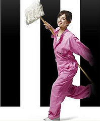 C&ocirc; g&aacute;i qu&eacute;t dọn